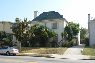 446 S Wilton Pl in Los Angeles, CA - Building Photo - Building Photo