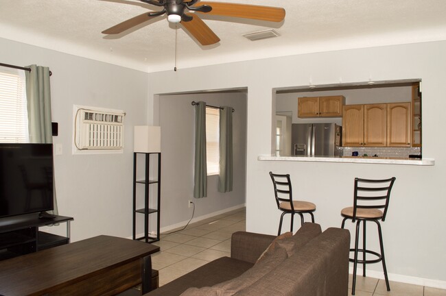 4412 Iris St N in St. Petersburg, FL - Building Photo - Building Photo