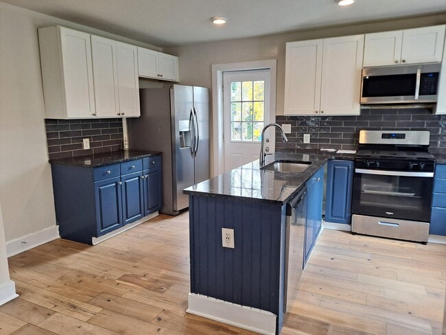 property at 1100 Green St
