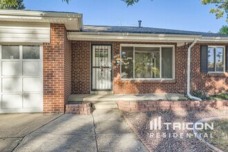 1265 S Fenton St in Lakewood, CO - Building Photo - Building Photo