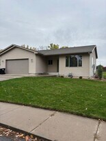 1605 N Cherry Creek Loop in Billings, MT - Building Photo