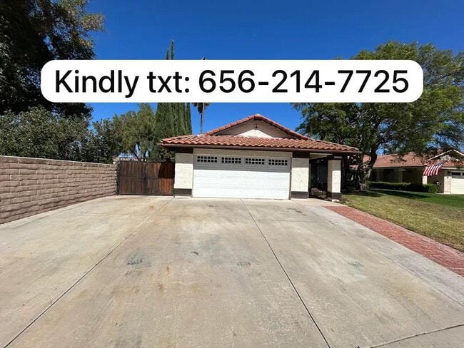 1751 Willowbrook Ln