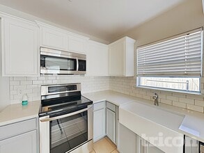 257 Dodge City Trail in Newark, TX - Building Photo - Building Photo