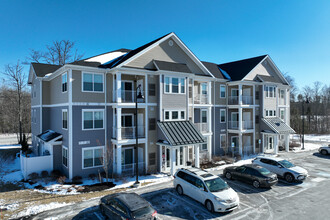 3 Gateway Blvd in Scarborough, ME - Foto de edificio - Building Photo