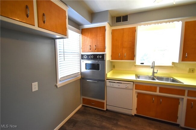 property at 2761 Forestview Ave