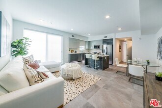 214 Westmoreland Ave, Unit 9 in Los Angeles, CA - Building Photo - Building Photo