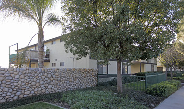 1415 W Stoneridge Ct in Ontario, CA - Building Photo - Building Photo