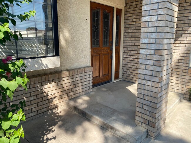 3018 Aspen St in Hanford, CA - Building Photo - Building Photo