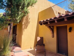 237 Van Deren Rd in Sedona, AZ - Building Photo - Building Photo