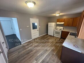 6121 Rowland Ave in Kansas City, KS - Building Photo - Building Photo