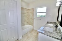 3419 Redbud St photo'