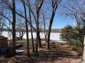 45 Lakeside Dr in North Stonington, CT - Building Photo - Building Photo