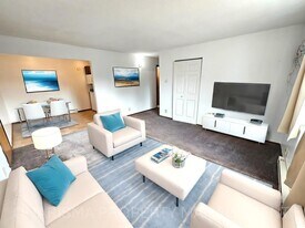 201 N Center Ave in Garretson, SD - Building Photo