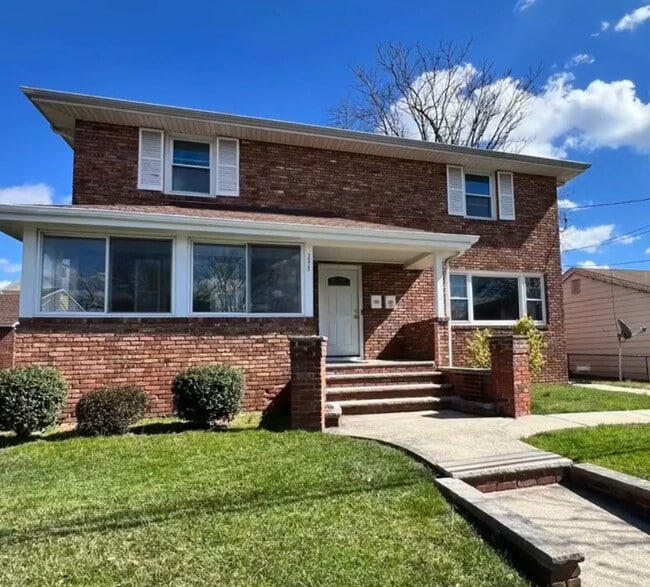 1575 Lenox Pl, Unit 2