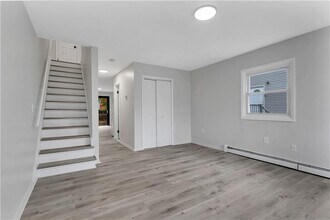 105 Roosevelt St in Providence, RI - Building Photo - Building Photo