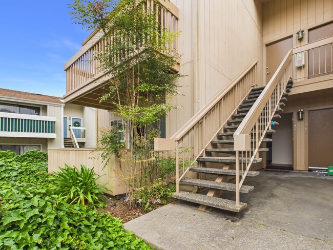 property at 300 Glenwood Cir