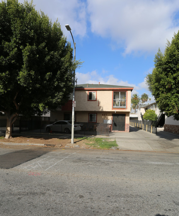 927 S Berendo St in Los Angeles, CA - Foto de edificio