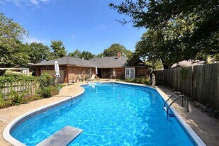 2606 Cloud Ct in Arlington, TX - Building Photo