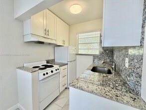 11890 NE 16th Ave in Miami, FL - Building Photo - Building Photo