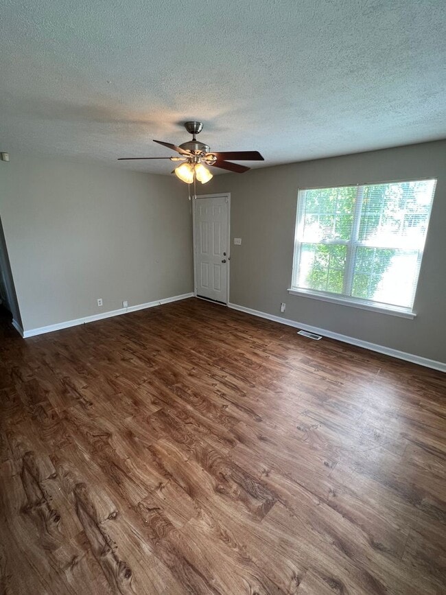 619 Artic Ave in Oak Grove, KY - Building Photo - Building Photo