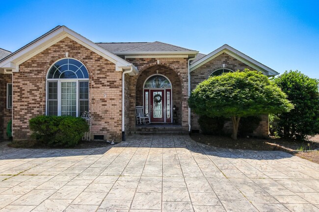 1242 Greenbriar Dr in Vass, NC - Building Photo - Building Photo