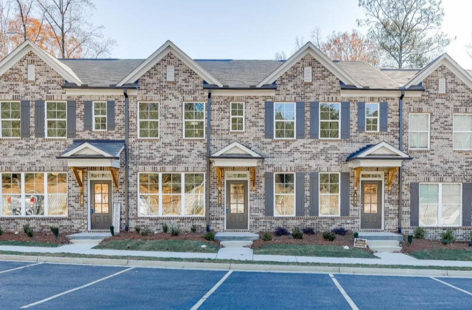 345 Collins Industrial Way in Lawrenceville, GA - Building Photo