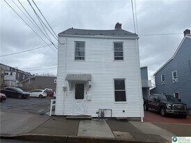 27 W Allen St in Allentown, PA - Building Photo