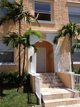 953 SW 10th St, Unit 6 in Miami, FL - Building Photo - Building Photo