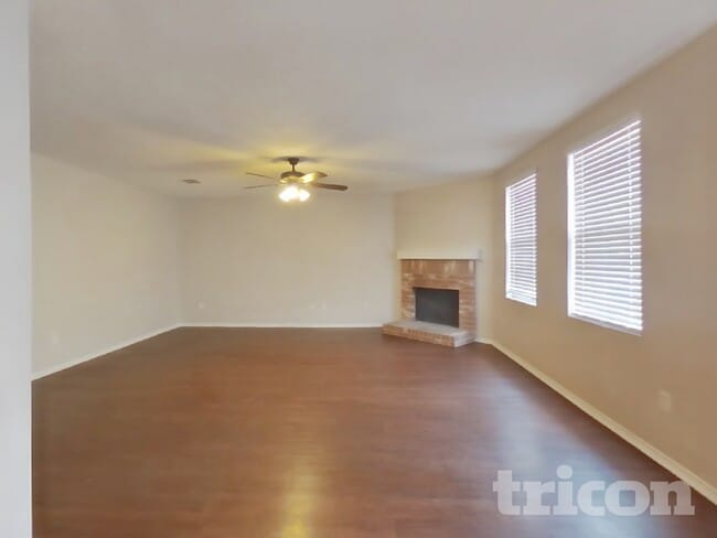 1415 Lochspring Dr in Rockwall, TX - Building Photo - Building Photo