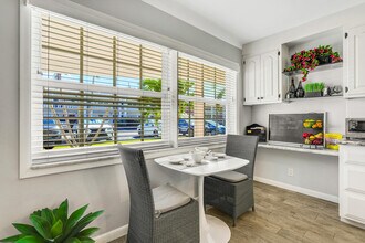 5505 N Ocean Blvd in Ocean Ridge, FL - Foto de edificio - Building Photo