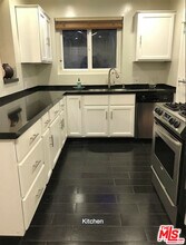 1219 Sunset Plaza Dr in West Hollywood, CA - Building Photo - Building Photo
