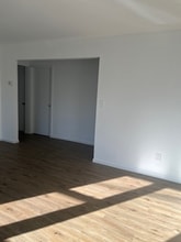 15 Berges Ave in Stamford, CT - Foto de edificio - Building Photo