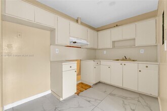 5807 SW 27th St in West Park, FL - Building Photo - Building Photo