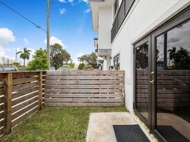 13344 Tropical Ave in Princeton, FL - Building Photo