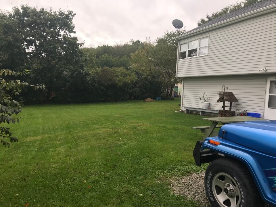 1606 Gompers Ave, Unit 1604 in Indiana, PA - Building Photo