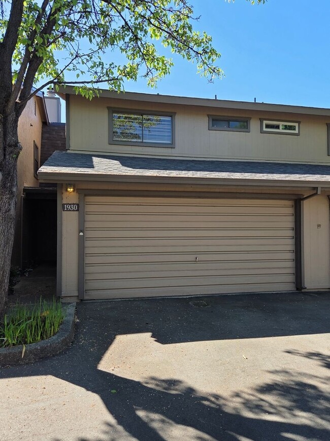 property at 1930 Bechelli Ln