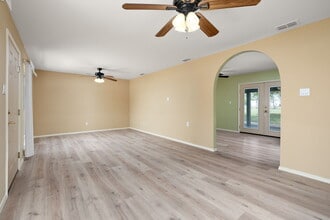 4800 Mile 6 Rd in McAllen, TX - Building Photo - Building Photo