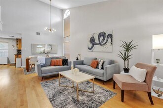 7640 Elkhorn Mountain Trail in Austin, TX - Building Photo - Building Photo