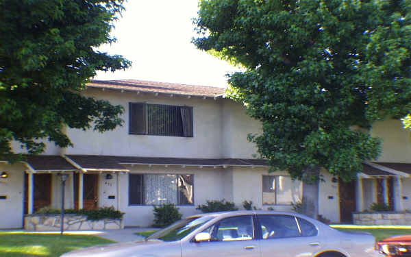 467-475 W Front St in Covina, CA - Building Photo - Building Photo