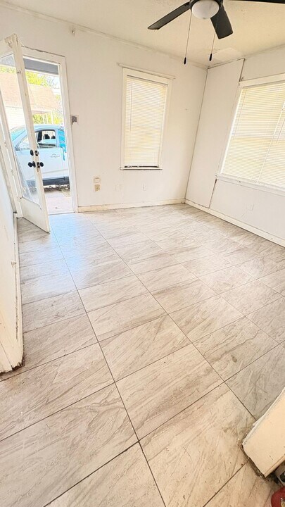 2701 Brewster St in Houston, TX - Building Photo