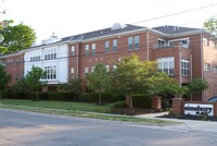 Simsbury Place in Worthington, OH - Foto de edificio - Building Photo