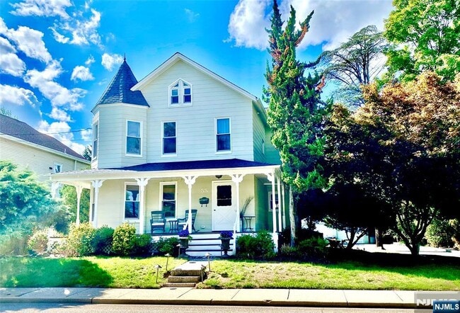 property at 55 Sheridan Ave