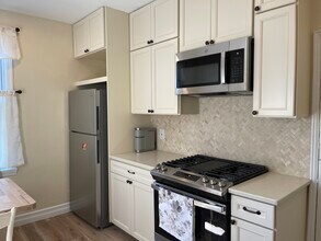 353 E 234th St in Bronx, NY - Building Photo - Building Photo