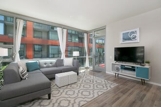 321 Tenth Ave in San Diego, CA - Building Photo - Building Photo