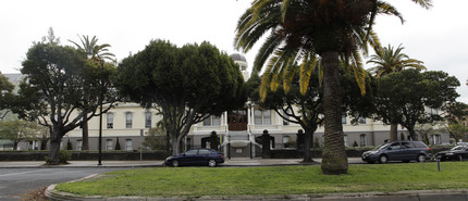 Notre Dame Plaza in San Francisco, CA - Foto de edificio - Building Photo