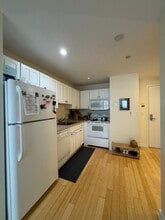 41 Boylston St, Unit 302 in Boston, MA - Foto de edificio - Building Photo