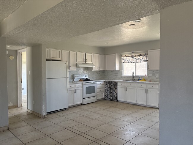 1183 Wingate Rd in Las Cruces, NM - Building Photo - Building Photo