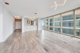 1211 S Prairie Ave in Chicago, IL - Foto de edificio - Building Photo