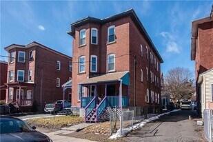 133 Babcock St, Unit 3