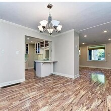 5946 Phillips Ave, Unit 5946 in Pittsburgh, PA - Building Photo - Building Photo